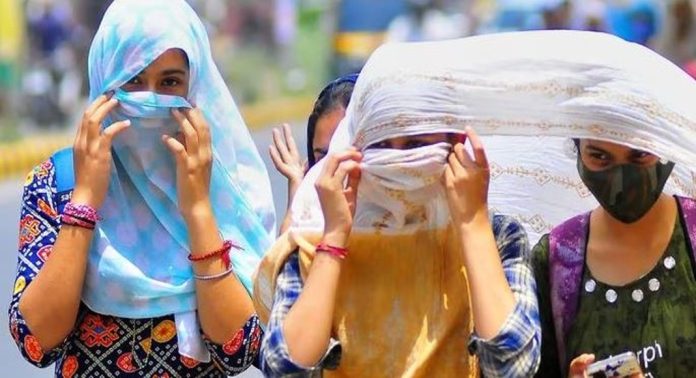 സംസ്ഥാനത്ത് ഇന്നും ചൂട് വർധിക്കും ; ആറ് ജില്ലകളിൽ യെല്ലോ അലർട്ട് , ജാഗ്രത നിർദ്ദേശം നൽകി അധികൃതർ…! സംസ്ഥാനത്ത് ഇന്നും ചൂട് വർധിക്കും ; ആറ് ജില്ലകളിൽ യെല്ലോ അലർട്ട് , ജാഗ്രത നിർദ്ദേശം നൽകി അധികൃതർ…!