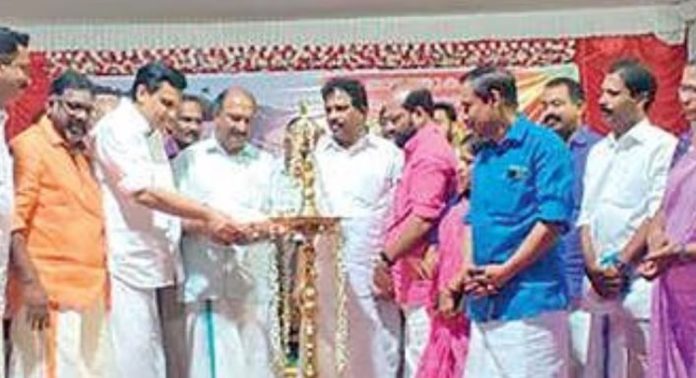 ചെട്ടിയരഴികത്തുകടവ് പാലം നാടിന് സമർപ്പിച്ചു ചെട്ടിയരഴികത്തുകടവ് പാലം നാടിന് സമർപ്പിച്ചു