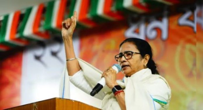 കുടിശിക നൽകിയില്ലെങ്കിൽ ധർണയിരിക്കും ; കേന്ദ്രത്തിന് മുന്നറിയിപ്പുമായി മമതാ ബാനർജി കുടിശിക നൽകിയില്ലെങ്കിൽ ധർണയിരിക്കും ; കേന്ദ്രത്തിന് മുന്നറിയിപ്പുമായി മമതാ ബാനർജി