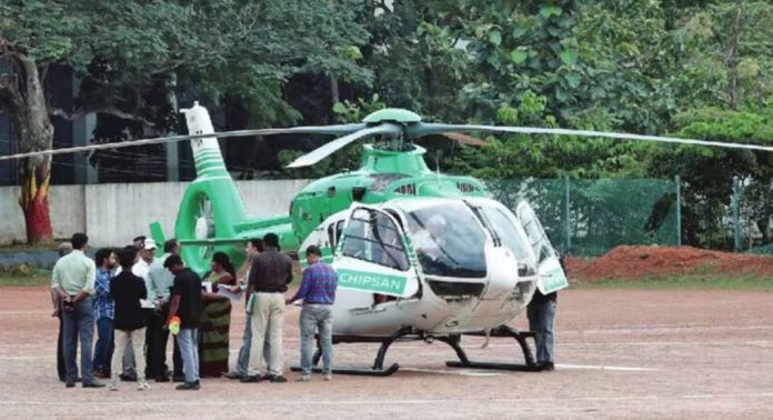 സാങ്കേതിക തകരാർ ; മുഖ്യമന്ത്രിയുമായി ഉയർന്നുപൊങ്ങിയ ഹെലികോപ്റ്റർ തിരിച്ചിറക്കി സാങ്കേതിക തകരാർ ; മുഖ്യമന്ത്രിയുമായി ഉയർന്നുപൊങ്ങിയ ഹെലികോപ്റ്റർ തിരിച്ചിറക്കി