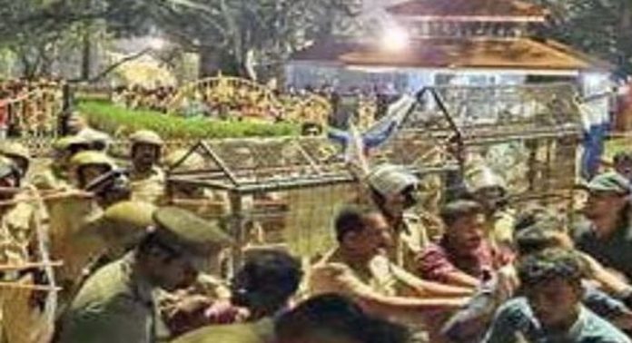 കോഴിക്കോട് എന്.ഐ.ടി: വിദ്യാര്ഥിയെ സസ്പെൻഡ് ചെയ്ത സംഭവം ; നടപടി പിൻവലിച്ചു കോഴിക്കോട് എന്.ഐ.ടി: വിദ്യാര്ഥിയെ സസ്പെൻഡ് ചെയ്ത സംഭവം ; നടപടി പിൻവലിച്ചു