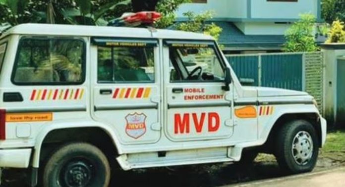 കരാര് കമ്പനിക്ക് പണമടച്ചില്ല ; സംസ്ഥാനത്തെ മോട്ടോര് വാഹന വകുപ്പ് ഓഫീസുകള് സ്തംഭനത്തിലേക്ക് കരാര് കമ്പനിക്ക് പണമടച്ചില്ല ; സംസ്ഥാനത്തെ മോട്ടോര് വാഹന വകുപ്പ് ഓഫീസുകള് സ്തംഭനത്തിലേക്ക്