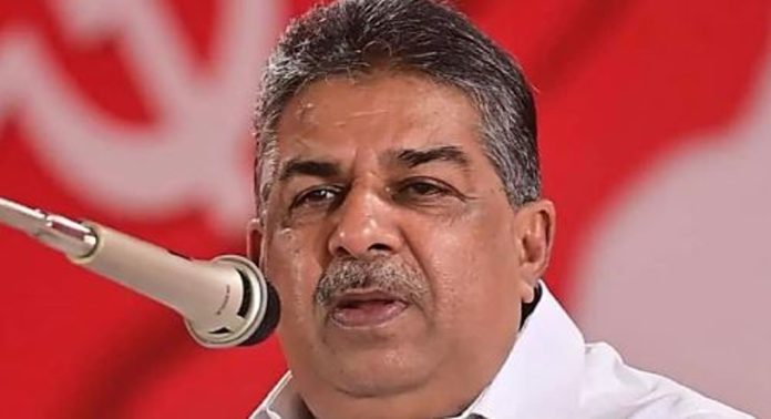 മന്ത്രി സജി ചെറിയാനെ അപകീര്ത്തിപ്പെടുത്തി ; പ്രതിയുടെ വീടും വസ്തുവും ജപ്തി ചെയ്തു മന്ത്രി സജി ചെറിയാനെ അപകീര്ത്തിപ്പെടുത്തി ; പ്രതിയുടെ വീടും വസ്തുവും ജപ്തി ചെയ്തു
