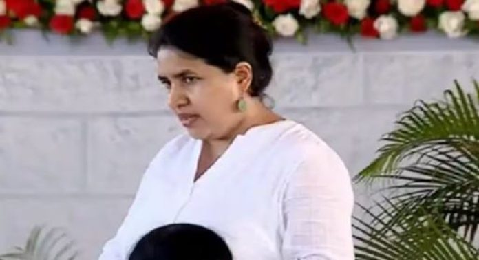 വീണയുടെ എക്സാലോജിക് വിവാദം തിരിച്ചടിയാകുമെന്ന് സംശയം ? ; നിർണായക നീക്കത്തിന് സിപിഎം വീണയുടെ എക്സാലോജിക് വിവാദം തിരിച്ചടിയാകുമെന്ന് സംശയം ? ; നിർണായക നീക്കത്തിന് സിപിഎം