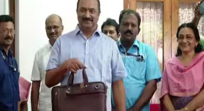 സംസ്ഥാന ബജറ്റ് ; വിഴിഞ്ഞം ഭാവികേരളത്തിന്റെ വികസന കവാടം, പ്രതീക്ഷ പങ്കുവെച്ച് ധനമന്ത്രി കെഎന് ബാലഗോപാല് സംസ്ഥാന ബജറ്റ് ; വിഴിഞ്ഞം ഭാവികേരളത്തിന്റെ വികസന കവാടം, പ്രതീക്ഷ പങ്കുവെച്ച് ധനമന്ത്രി കെഎന് ബാലഗോപാല്