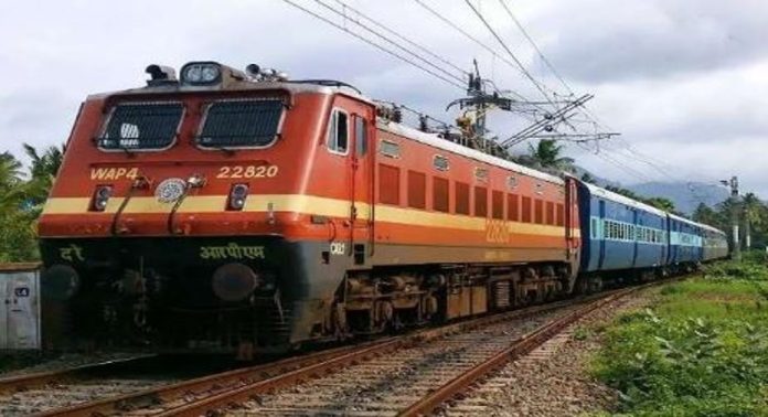 തീവണ്ടികളുടെ വേഗം വർധിപ്പിക്കൽ ; കേരളത്തിൽ നടപടികൾക്ക് അതിവേഗമെന്ന് റെയിൽവേ തീവണ്ടികളുടെ വേഗം വർധിപ്പിക്കൽ ; കേരളത്തിൽ നടപടികൾക്ക് അതിവേഗമെന്ന് റെയിൽവേ