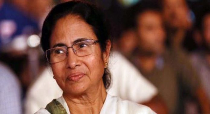 വന്യമൃഗങ്ങളുടെ ആക്രമണത്തിൽ കൊല്ലപ്പെട്ടവരുടെ കുടുംബത്തിന് 5ലക്ഷം രൂപ നഷ്ടപരിഹാരം, ബന്ധുവിന് ജോലി ; നിർണായക പ്രഖ്യാപനവുമായി മമത ബാനർജി വന്യമൃഗങ്ങളുടെ ആക്രമണത്തിൽ കൊല്ലപ്പെട്ടവരുടെ കുടുംബത്തിന് 5ലക്ഷം രൂപ നഷ്ടപരിഹാരം, ബന്ധുവിന് ജോലി ; നിർണായക പ്രഖ്യാപനവുമായി മമത ബാനർജി