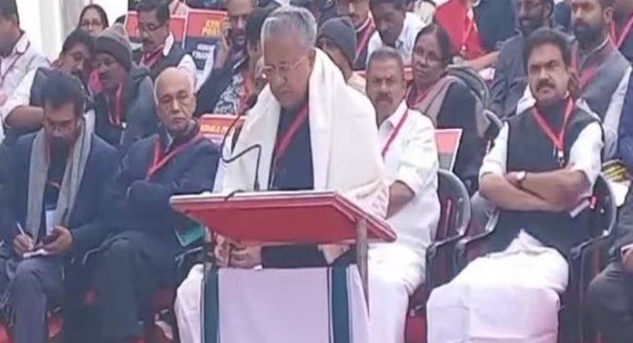 നേട്ടങ്ങൾ കേരളത്തിന് ശിക്ഷയായിമാറുന്നു, കേന്ദ്രം ഭരണഘടനയെ ദുർവ്യാഖ്യാനം ചെയ്യുന്നു ; മുഖ്യമന്ത്രി പിണറായി വിജയൻ നേട്ടങ്ങൾ കേരളത്തിന് ശിക്ഷയായിമാറുന്നു, കേന്ദ്രം ഭരണഘടനയെ ദുർവ്യാഖ്യാനം ചെയ്യുന്നു ; മുഖ്യമന്ത്രി പിണറായി വിജയൻ