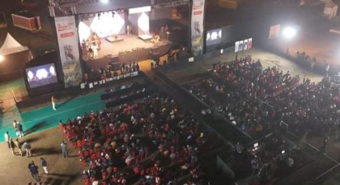 ബുന്ദേൽഖണ്ഡ് മഹോത്സവത്തിനിടെ വൻ സ്ഫോടനം; നാല് കുട്ടികൾ മരിച്ചു ബുന്ദേൽഖണ്ഡ് മഹോത്സവത്തിനിടെ വൻ സ്ഫോടനം; നാല് കുട്ടികൾ മരിച്ചു