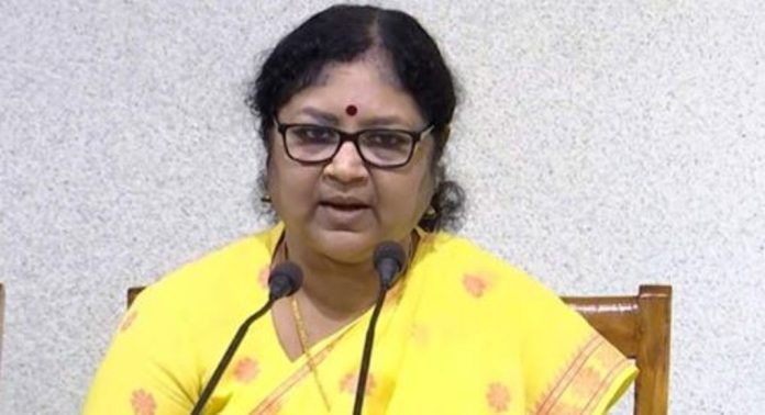 കേരള സർവകലാശാല സെനറ്റ് യോഗത്തിനിടെ മന്ത്രി ആർ.ബിന്ദുവും വി.സിയും തമ്മില് തര്ക്കം ; പിന്നാലെ നാടകീയ രംഗങ്ങൾ…! കേരള സർവകലാശാല സെനറ്റ് യോഗത്തിനിടെ മന്ത്രി ആർ.ബിന്ദുവും വി.സിയും തമ്മില് തര്ക്കം ; പിന്നാലെ നാടകീയ രംഗങ്ങൾ…!