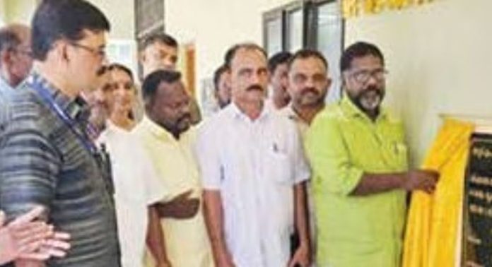 തോട്ടക്കോണം സ്കൂളിൽ സ്മാർട്ട് ക്ലാസ്മുറികൾ തുറന്നു തോട്ടക്കോണം സ്കൂളിൽ സ്മാർട്ട് ക്ലാസ്മുറികൾ തുറന്നു