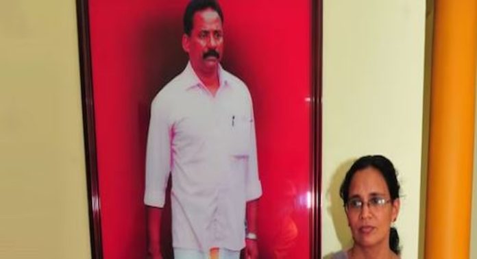 ടി.പി. ചന്ദ്രശേഖരൻ വധക്കേസ് ; പ്രതികളുടെ ശിക്ഷ ഉയർത്തണമെന്ന ഹർജി, വിധി ഇന്ന് പറഞ്ഞേക്കും ടി.പി. ചന്ദ്രശേഖരൻ വധക്കേസ് ; പ്രതികളുടെ ശിക്ഷ ഉയർത്തണമെന്ന ഹർജി, വിധി ഇന്ന് പറഞ്ഞേക്കും