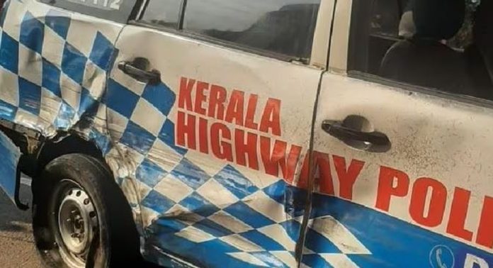 നിയന്ത്രണം തെറ്റിയ പിക്കപ്പ് വാന് പോലീസ് വാഹനത്തിലിടിച്ച് അപകടം ; എസ്.ഐ.ക്കും ഡ്രൈവര്ക്കും പരിക്ക് നിയന്ത്രണം തെറ്റിയ പിക്കപ്പ് വാന് പോലീസ് വാഹനത്തിലിടിച്ച് അപകടം ; എസ്.ഐ.ക്കും ഡ്രൈവര്ക്കും പരിക്ക്