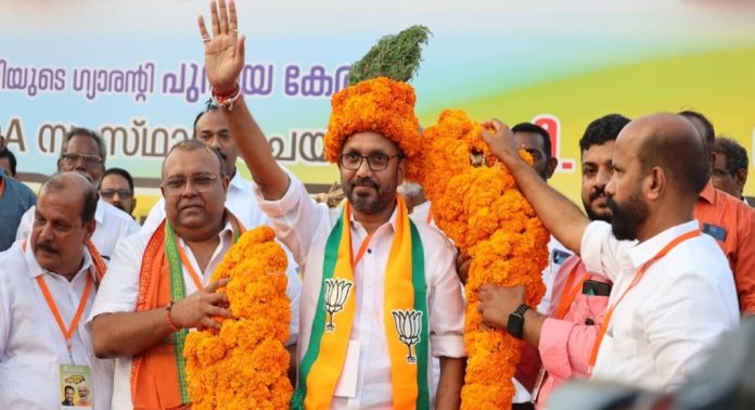 ഞാനൊരു പിന്നാക്കകാരനാണ്, എനിക്ക് പട്ടികജാതിക്കാരനൊപ്പം ഭക്ഷണം കഴിക്കാൻ പാടില്ലേ ; വിവാദങ്ങളിൽ പ്രതികരിച്ച് കെ സുരേന്ദ്രൻ ഞാനൊരു പിന്നാക്കകാരനാണ്, എനിക്ക് പട്ടികജാതിക്കാരനൊപ്പം ഭക്ഷണം കഴിക്കാൻ പാടില്ലേ ; വിവാദങ്ങളിൽ പ്രതികരിച്ച് കെ സുരേന്ദ്രൻ