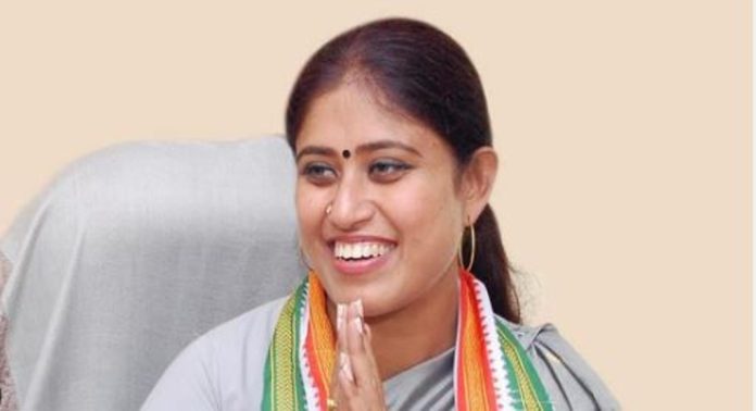 തമിഴ്നാട് കോൺഗ്രസ് എംഎൽഎ എസ്. വിജയധരണി രാജിവച്ചു തമിഴ്നാട് കോൺഗ്രസ് എംഎൽഎ എസ്. വിജയധരണി രാജിവച്ചു