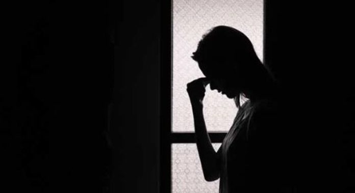 വിവാഹ വാഗ്ദാനം നൽകി പീഡനം, പിന്നാലെ പണം തട്ടലും ; ഡി.വൈ.എഫ്.ഐ. നേതാവ് പിടിയിൽ വിവാഹ വാഗ്ദാനം നൽകി പീഡനം, പിന്നാലെ പണം തട്ടലും ; ഡി.വൈ.എഫ്.ഐ. നേതാവ് പിടിയിൽ