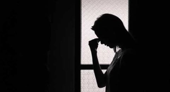 ലൈംഗികാതിക്രമ കേസിൽ ശിക്ഷിച്ച ഡോക്ടറെ ചുമതലയിൽനിന്ന് നീക്കി ലൈംഗികാതിക്രമ കേസിൽ ശിക്ഷിച്ച ഡോക്ടറെ ചുമതലയിൽനിന്ന് നീക്കി