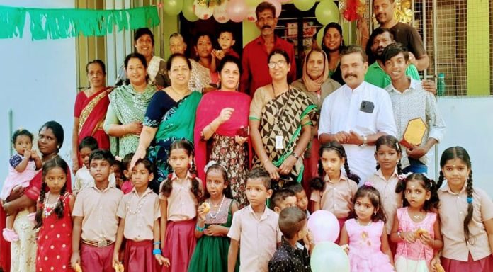 പുളിക്കീഴ് ബ്ലോക്ക് പഞ്ചായത്തിന്റെ അങ്കണവാടികളില് സച്ചിത്ര പെയിന്റിംഗ് നടത്തിയതിന്റെ ഉദ്ഘാടനം നടത്തി പുളിക്കീഴ് ബ്ലോക്ക് പഞ്ചായത്തിന്റെ അങ്കണവാടികളില് സച്ചിത്ര പെയിന്റിംഗ് നടത്തിയതിന്റെ ഉദ്ഘാടനം നടത്തി