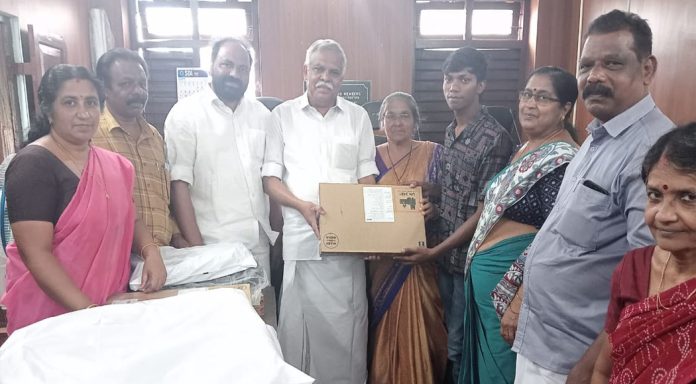 വെച്ചൂച്ചിറ ഗ്രാമപഞ്ചായത്തിലെ പട്ടികജാതി കുട്ടികള്ക്കു നല്കുന്ന ലാപ്ടോപ്പ് വിതരണോദ്ഘാടനം നടത്തി വെച്ചൂച്ചിറ ഗ്രാമപഞ്ചായത്തിലെ പട്ടികജാതി കുട്ടികള്ക്കു നല്കുന്ന ലാപ്ടോപ്പ് വിതരണോദ്ഘാടനം നടത്തി