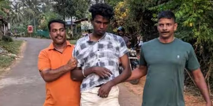 വധശ്രമക്കേസിലെ പ്രതിയെ പോലീസ് വീടുവളഞ്ഞ് ഓടിച്ചിട്ട് പിടികൂടി വധശ്രമക്കേസിലെ പ്രതിയെ പോലീസ് വീടുവളഞ്ഞ് ഓടിച്ചിട്ട് പിടികൂടി