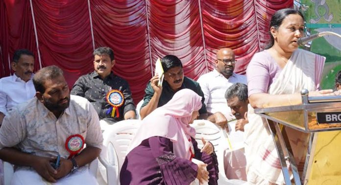 പത്തനംതിട്ട ആനപ്പാറ ഗവ. എല്പിജിഎസിന്റെ പുതിയ ബ്ലോക്ക് നാടിനുള്ള സമ്മാനം : മന്ത്രി വീണാ ജോര്ജ് പത്തനംതിട്ട ആനപ്പാറ ഗവ. എല്പിജിഎസിന്റെ പുതിയ ബ്ലോക്ക് നാടിനുള്ള സമ്മാനം : മന്ത്രി വീണാ ജോര്ജ്