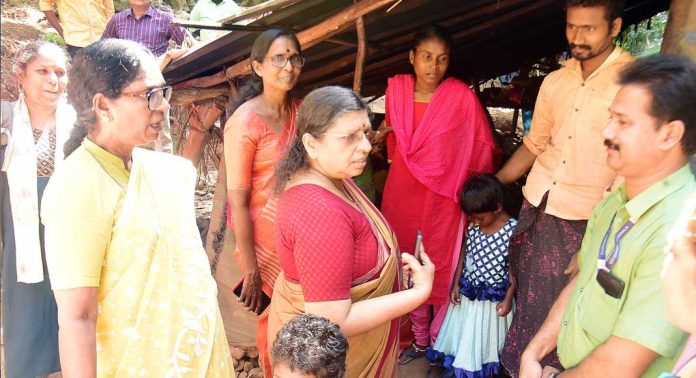 കോട്ടാമ്പാറ കാട്ടാത്തി പട്ടികവര്ഗ കോളനികള് വനിതാ കമ്മിഷന് സന്ദര്ശിച്ചു കോട്ടാമ്പാറ കാട്ടാത്തി പട്ടികവര്ഗ കോളനികള് വനിതാ കമ്മിഷന് സന്ദര്ശിച്ചു
