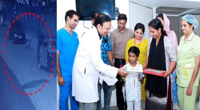 ആലുവയിൽ കാറിടിച്ച് ഗുരുതരമായി പരുക്കേറ്റ് ചികിത്സയിലായിരുന്ന ഏഴു വയസുകാരൻ ആശുപത്രിവിട്ടു ആലുവയിൽ കാറിടിച്ച് ഗുരുതരമായി പരുക്കേറ്റ് ചികിത്സയിലായിരുന്ന ഏഴു വയസുകാരൻ ആശുപത്രിവിട്ടു