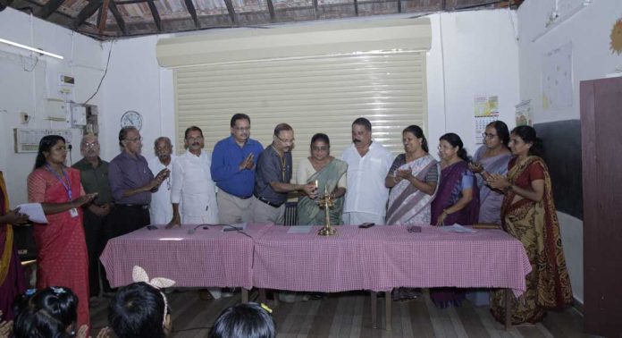 ആറാട്ടുപുഴ വൈസ്മെൻ ക്ലബിന്റെ ആഭിമുഖ്യത്തിൽ ബെഞ്ചുകളുടെയും ഡെസ്കുകളുടെയും വിതരണ ഉദ്ഘാടനം നടത്തി ആറാട്ടുപുഴ വൈസ്മെൻ ക്ലബിന്റെ ആഭിമുഖ്യത്തിൽ ബെഞ്ചുകളുടെയും ഡെസ്കുകളുടെയും വിതരണ ഉദ്ഘാടനം നടത്തി