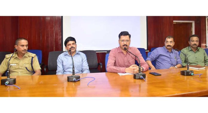 ലോക്സഭാ തെരഞ്ഞെടുപ്പ് : പത്തനംതിട്ട പൂര്ണ സജ്ജമെന്ന് മുഖ്യതെരഞ്ഞെടുപ്പ് ഓഫീസര് ലോക്സഭാ തെരഞ്ഞെടുപ്പ് : പത്തനംതിട്ട പൂര്ണ സജ്ജമെന്ന് മുഖ്യതെരഞ്ഞെടുപ്പ് ഓഫീസര്
