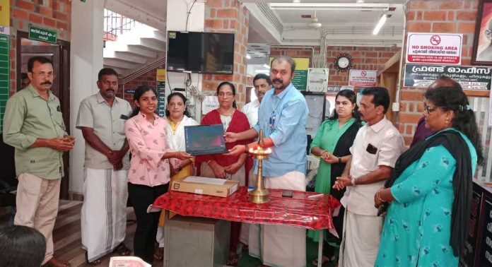 പുറമറ്റം ഗ്രാമപഞ്ചായത്തിൽ പട്ടികജാതി വിഭാഗം വിദ്യാര്ഥികള്ക്ക് ലാപ്ടോപ് വിതരണം ചെയ്തു പുറമറ്റം ഗ്രാമപഞ്ചായത്തിൽ പട്ടികജാതി വിഭാഗം വിദ്യാര്ഥികള്ക്ക് ലാപ്ടോപ് വിതരണം ചെയ്തു
