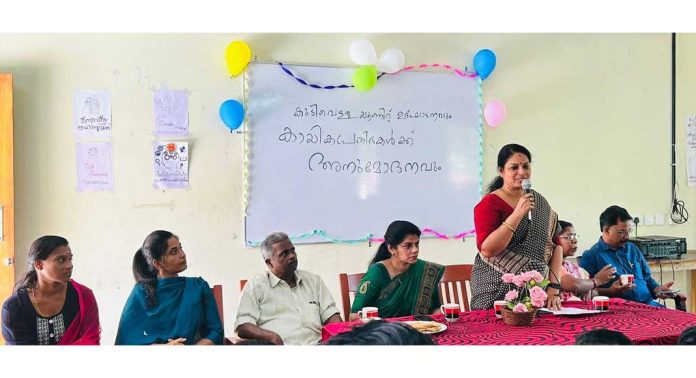 വാട്ടര് പ്യൂരിഫയറിന്റെ പ്രവര്ത്തനോദ്ഘാടനം നിര്വഹിച്ചു വാട്ടര് പ്യൂരിഫയറിന്റെ പ്രവര്ത്തനോദ്ഘാടനം നിര്വഹിച്ചു