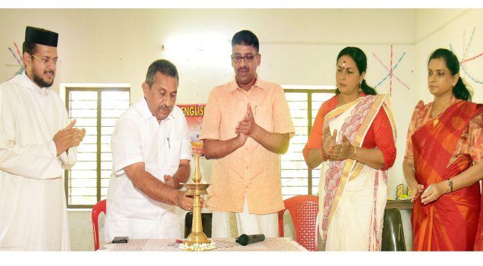 കുമ്പഴ സെൻറ് സൈമൺ ഇംഗ്ലീഷ് മീഡിയം സ്കൂളിൻറെ വാർഷികാഘോഷം നടത്തി കുമ്പഴ സെൻറ് സൈമൺ ഇംഗ്ലീഷ് മീഡിയം സ്കൂളിൻറെ വാർഷികാഘോഷം നടത്തി