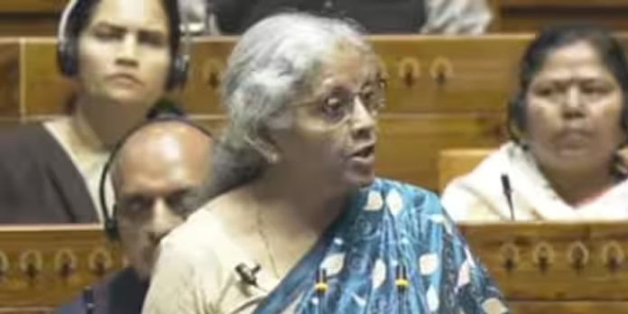 ആദായ നികുതി പരിധിയിൽ മാറ്റമില്ല ; മധ്യവർഗത്തിന് നിരാശ ആദായ നികുതി പരിധിയിൽ മാറ്റമില്ല ; മധ്യവർഗത്തിന് നിരാശ