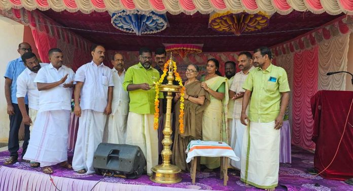 അടൂര് നിയോജകമണ്ഡലത്തിലെ എല്ലാ സര്ക്കാര് സ്കൂളുകളും ഹൈടെക് ആക്കും : ഡെപ്യൂട്ടി സ്പീക്കര് അടൂര് നിയോജകമണ്ഡലത്തിലെ എല്ലാ സര്ക്കാര് സ്കൂളുകളും ഹൈടെക് ആക്കും : ഡെപ്യൂട്ടി സ്പീക്കര്