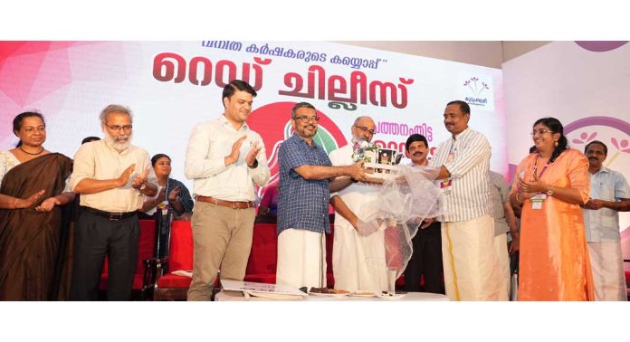 വയോജന രോഗീ പരിചരണത്തിനായി കുടുംബശ്രീയുടെ കെ 4 കെയര് പദ്ധതിക്ക് തുടക്കമായി വയോജന രോഗീ പരിചരണത്തിനായി കുടുംബശ്രീയുടെ കെ 4 കെയര് പദ്ധതിക്ക് തുടക്കമായി
