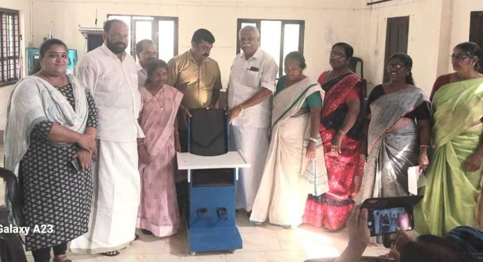 ഭിന്നശേഷിക്കാര്ക്ക് സഹായ ഉപകരണങ്ങള് വിതരണം ചെയ്തു ഭിന്നശേഷിക്കാര്ക്ക് സഹായ ഉപകരണങ്ങള് വിതരണം ചെയ്തു