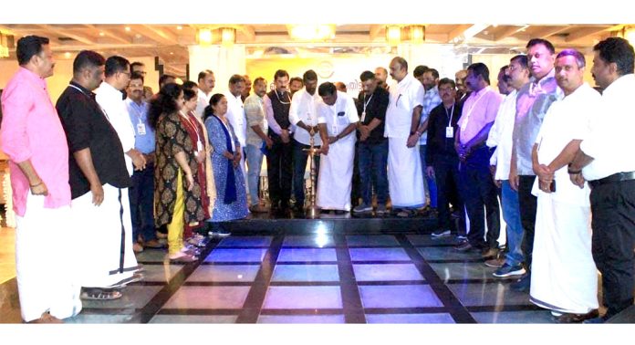 ആഘോഷരാവാക്കി ഒഐസിസി പത്തനംതിട്ട ജില്ലാ കുടുംബ സംഗമം മനാമയില് നടന്നു ആഘോഷരാവാക്കി ഒഐസിസി പത്തനംതിട്ട ജില്ലാ കുടുംബ സംഗമം മനാമയില് നടന്നു