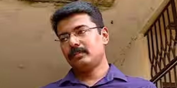 കൈക്കൂലിക്കെതിരെ പരാതി നൽകിയ അധ്യാപകന്റെ ശമ്പളം തടഞ്ഞു കൈക്കൂലിക്കെതിരെ പരാതി നൽകിയ അധ്യാപകന്റെ ശമ്പളം തടഞ്ഞു