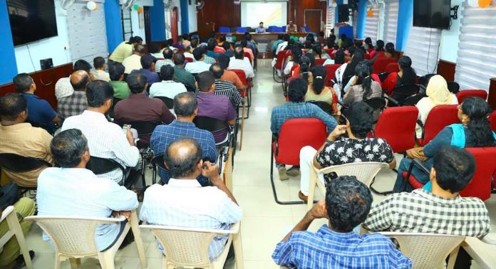 ലോക്സഭാ തെരഞ്ഞെടുപ്പ് : സെക്ടറല് ഓഫീസര്മാര്ക്കുള്ള പരിശീലനം നടത്തി ലോക്സഭാ തെരഞ്ഞെടുപ്പ് : സെക്ടറല് ഓഫീസര്മാര്ക്കുള്ള പരിശീലനം നടത്തി