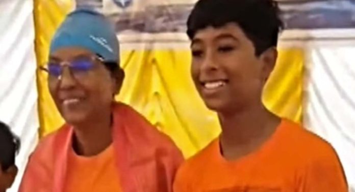 62-ാം വയസിൽ വേമ്പനാട്ടുകായൽ നീന്തി കടന്ന് തൃശ്ശൂർ സ്വദേശിനി 62-ാം വയസിൽ വേമ്പനാട്ടുകായൽ നീന്തി കടന്ന് തൃശ്ശൂർ സ്വദേശിനി
