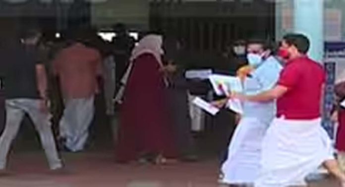 മലപ്പുറം പോത്തുകല്ലില് പ്രതിരോധ പ്രവര്ത്തനങ്ങളില് വീഴ്ചയെന്ന് ആരോപണം മലപ്പുറം പോത്തുകല്ലില് പ്രതിരോധ പ്രവര്ത്തനങ്ങളില് വീഴ്ചയെന്ന് ആരോപണം