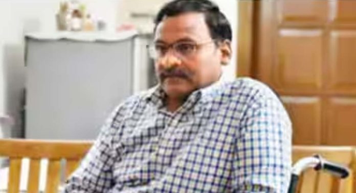 പ്രൊഫസർ ജി എൻ സായിബാബ ജയിൽമോചിതനായി പ്രൊഫസർ ജി എൻ സായിബാബ ജയിൽമോചിതനായി