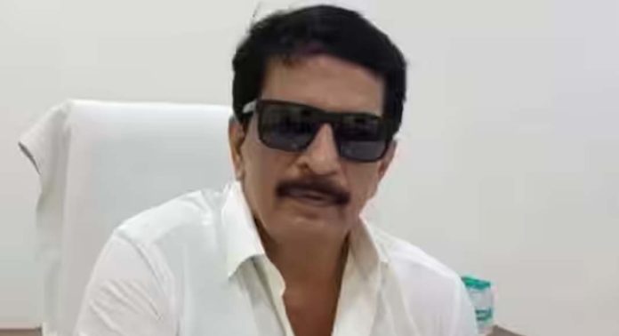 എൻകൗണ്ടർ സ്പെഷ്യലിസ്റ്റ് പ്രദീപ് ശർമയ്ക്ക് ജീവപര്യന്തം എൻകൗണ്ടർ സ്പെഷ്യലിസ്റ്റ് പ്രദീപ് ശർമയ്ക്ക് ജീവപര്യന്തം