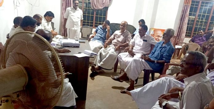 ഭരണകക്ഷി അദ്ധ്യാപക സംഘടന നടത്തുന്ന അനധികൃത പണപ്പിരിവ് അന്വേഷിക്കണം : യു ഡി എഫ് കൊടുമൺ മണ്ഡലം കമ്മിറ്റി ഭരണകക്ഷി അദ്ധ്യാപക സംഘടന നടത്തുന്ന അനധികൃത പണപ്പിരിവ് അന്വേഷിക്കണം : യു ഡി എഫ് കൊടുമൺ മണ്ഡലം കമ്മിറ്റി