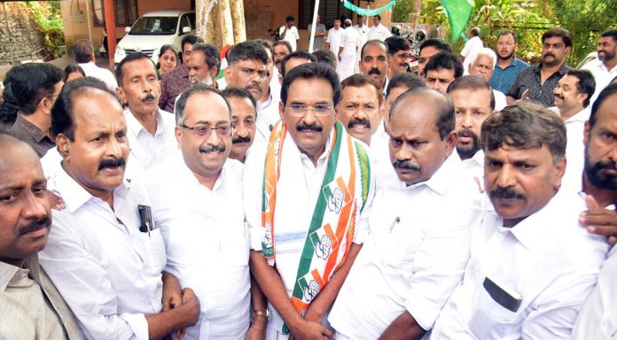 ആന്റോ ആന്റണിക്ക് ഡി.സി.സിയിൽ സ്വീകരണം നല്കി ആന്റോ ആന്റണിക്ക് ഡി.സി.സിയിൽ സ്വീകരണം നല്കി