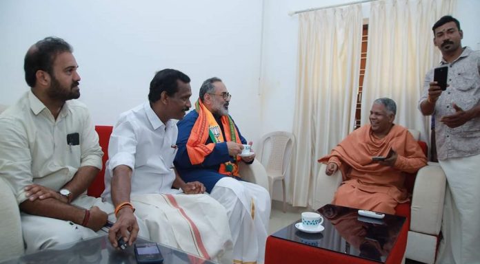ചെമ്പഴന്തി ഗുരുഗ്രഹം സന്ദർശിച്ചു രാജീവ് ചന്ദ്രശേഖർ ചെമ്പഴന്തി ഗുരുഗ്രഹം സന്ദർശിച്ചു രാജീവ് ചന്ദ്രശേഖർ