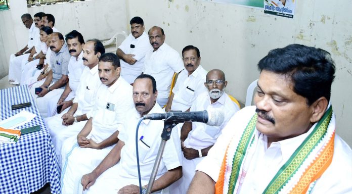 കേന്ദ്ര-സംസ്ഥാന സര്ക്കാരുകള് ജനങ്ങളെ വഞ്ചിക്കുന്നു : അഡ്വ. എന്. ഷൈലാജ് കേന്ദ്ര-സംസ്ഥാന സര്ക്കാരുകള് ജനങ്ങളെ വഞ്ചിക്കുന്നു : അഡ്വ. എന്. ഷൈലാജ്