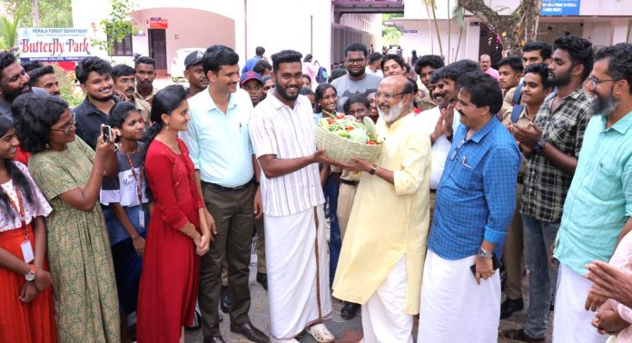 വിജയിപ്പിച്ചാല് ഉന്നത വിദ്യാഭ്യാസ മേഖലയിലെ നിവാരം ഉയർത്തും ; ഡോ.തോമസ് ഐസക്ക് വിജയിപ്പിച്ചാല് ഉന്നത വിദ്യാഭ്യാസ മേഖലയിലെ നിവാരം ഉയർത്തും ; ഡോ.തോമസ് ഐസക്ക്