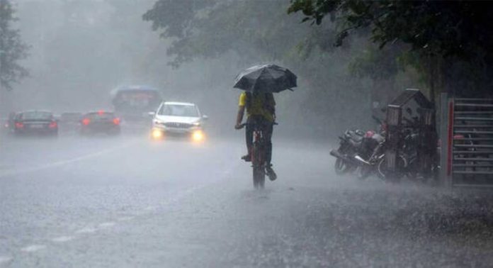 കൊടും ചൂടിൽ തെല്ലൊരു ആശ്വാസം ; കേരളത്തിൽ വേനൽ മഴയ്ക്ക് സാധ്യത, പ്രവചനവുമായി കാലാവസ്ഥ വകുപ്പ് കൊടും ചൂടിൽ തെല്ലൊരു ആശ്വാസം ; കേരളത്തിൽ വേനൽ മഴയ്ക്ക് സാധ്യത, പ്രവചനവുമായി കാലാവസ്ഥ വകുപ്പ്