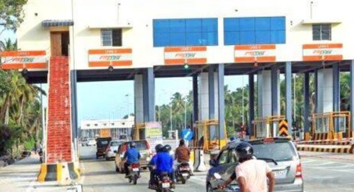 ദേശീയപാത 66ന് 11 ടോൾ പ്ലാസ ; കാരോട് മുതൽ തലപ്പാടി വരെ കാറിന് ടോൾ 1650 രൂപ ദേശീയപാത 66ന് 11 ടോൾ പ്ലാസ ; കാരോട് മുതൽ തലപ്പാടി വരെ കാറിന് ടോൾ 1650 രൂപ